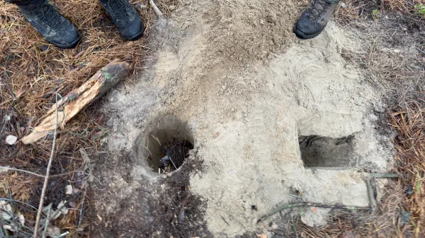 Przygotowane otwory pod ognisko survivalowe Dakota